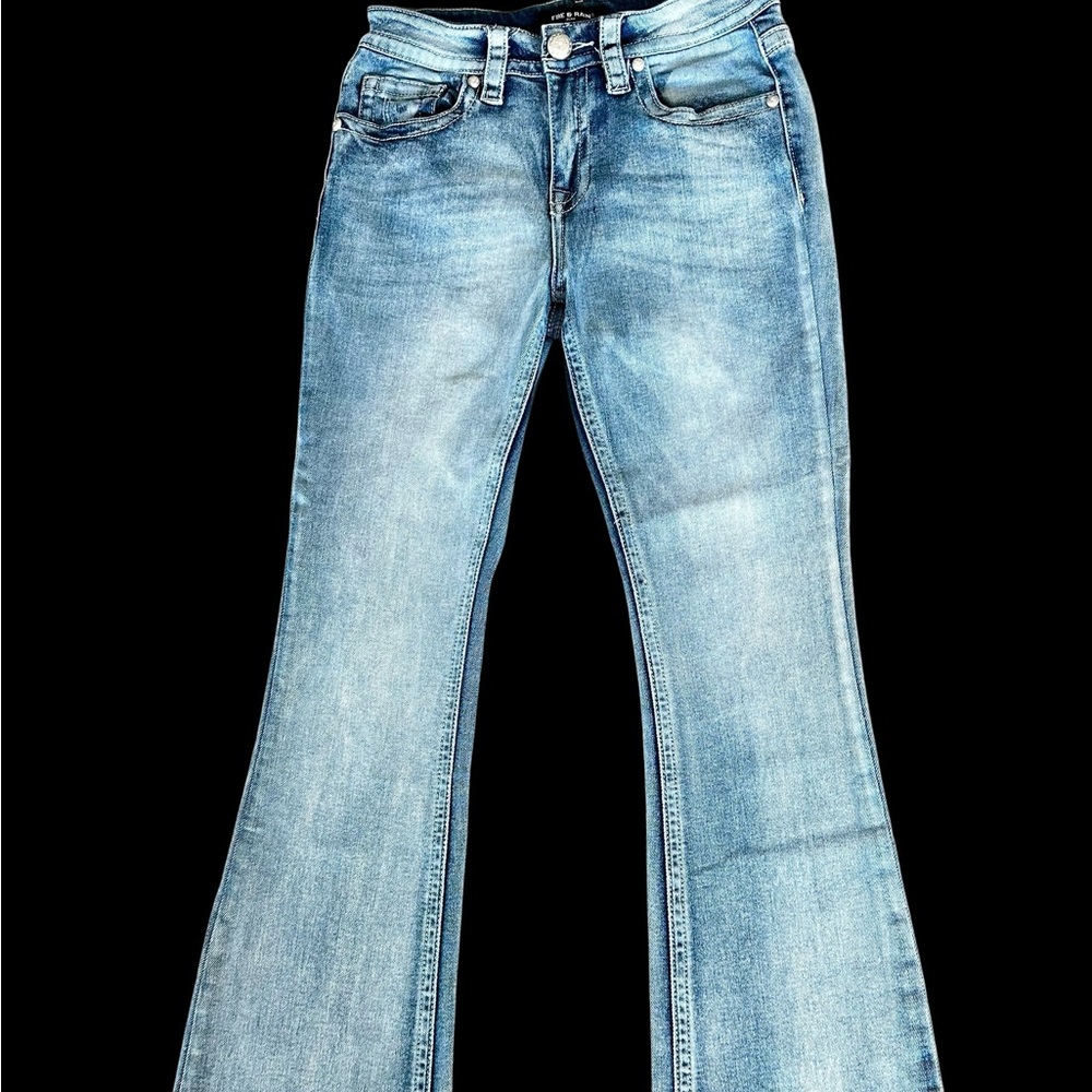 Fire and Rain- Beautiful Women’s Jeans- Size 7